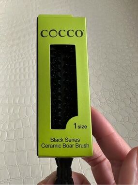 COCCO Round Brush Black Series Ceramic Boar Brush - Black Size 1 32mm #UC8-1